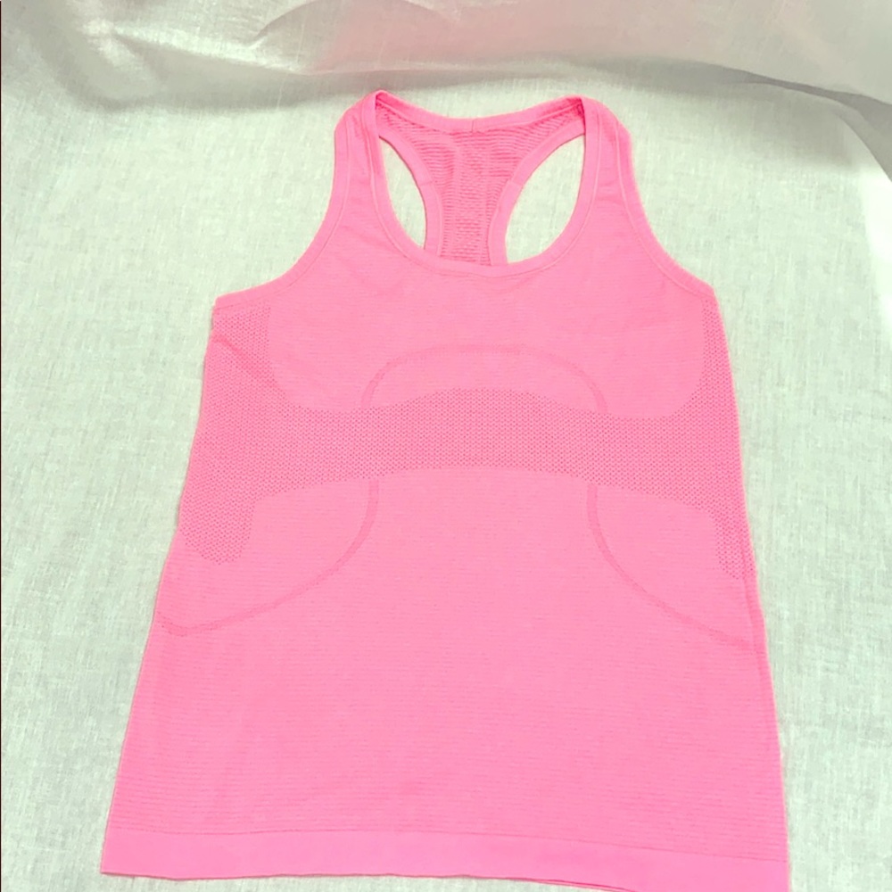Lululemon size 6 pink workout top